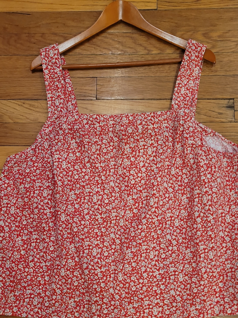 torrid Red and White Floral Square Neck Tank Top Thicker Cotton Buttons On Back
